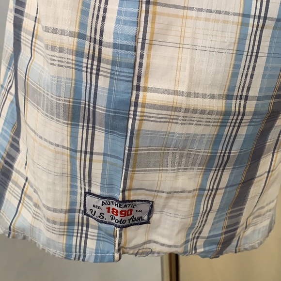 Plaid Short Sleeve Button Up Shirt - Picture 9 of 10